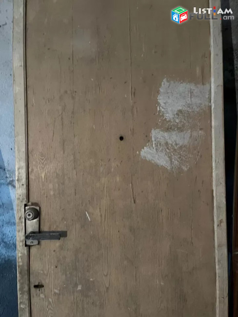 Դրսի մուտքի դուռ