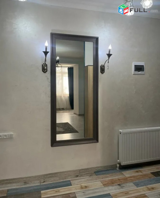 IN0063  Վարձով 3 սենյականոց բնակարան  Եղիշե Չարենցի փողոցում