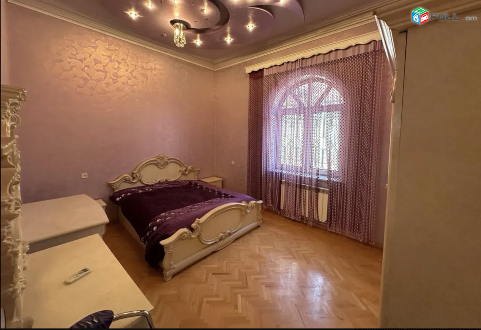 IN0706  Երկու հարկանի քարե տուն Ադանայի փողոցում կենտրոնում, 300 քմ, 2 սանհանգույց, եվրովերանորոգված