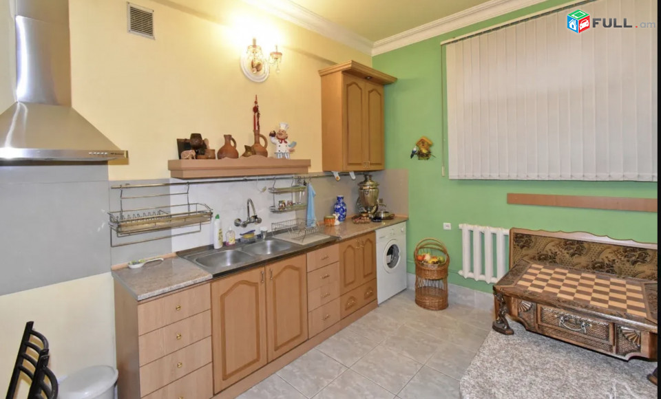IN0709Չորս հարկանի քարե տուն, Նորքի 6-րդ փողոցի 1-ին նրբանցք Նորք Մարաշում,