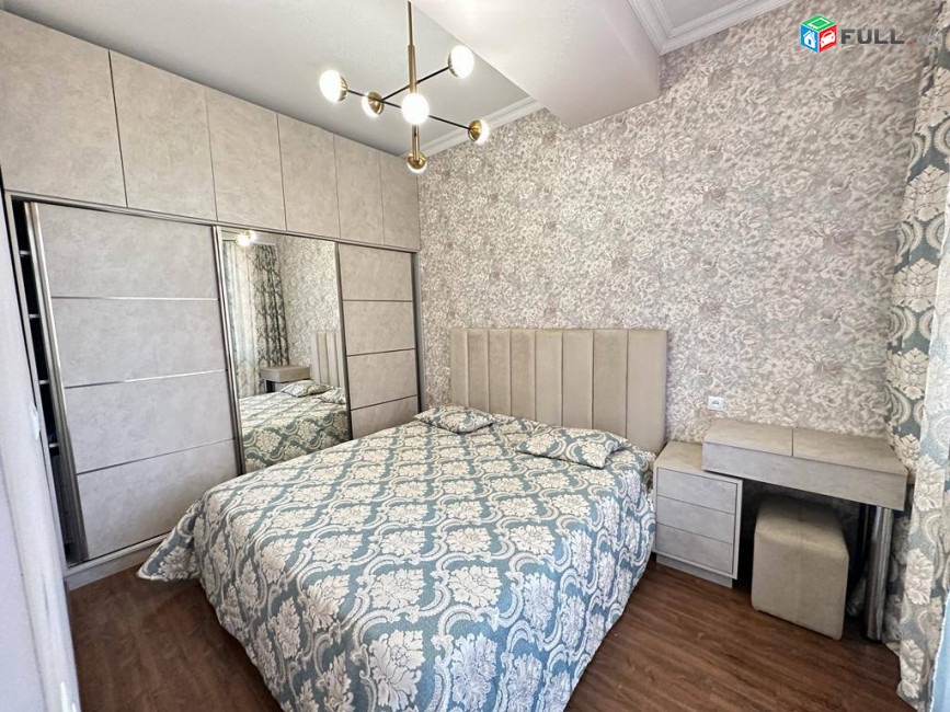 2-комн. квартира в новостройке на ул. Никогаоса Адонца, 48 кв.м., высокие потолки