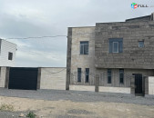 Երկու հարկանի քարե թաունհաուզ Ներքին Չարբախ 1-ին փողոցում Շենգավիթում