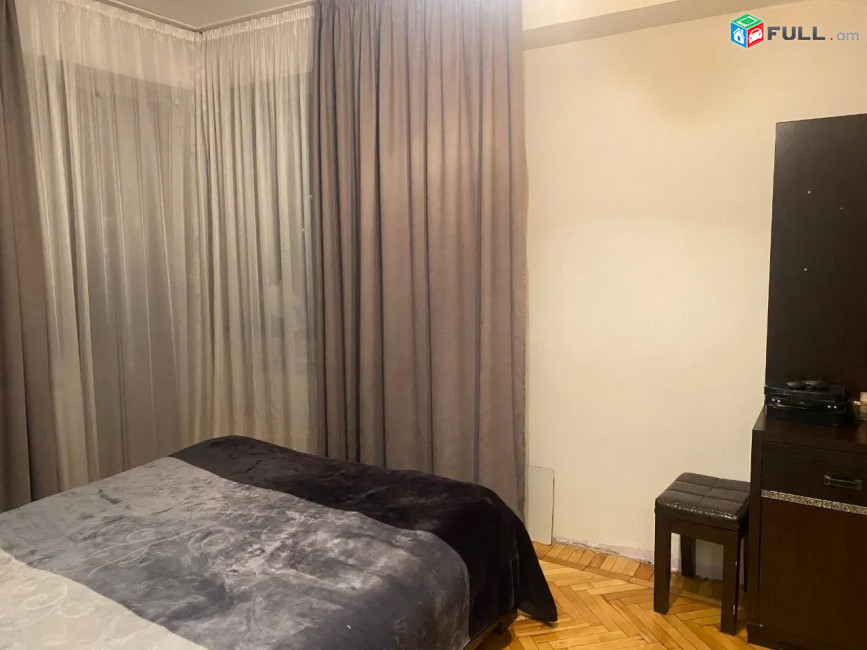 3 սենյականոց բնակարան Ծատուրյան փողոցում
