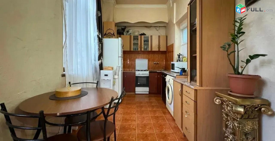 4 Սենյականոց Բնակարան Քարե Շենքում, 80քմ, 3/5 հարկ, Կապիտալ Վերանորոգված