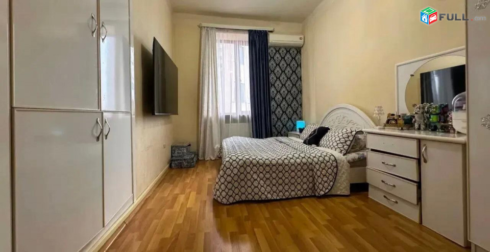 4 Սենյականոց Բնակարան Քարե Շենքում, 80քմ, 3/5 հարկ, Կապիտալ Վերանորոգված