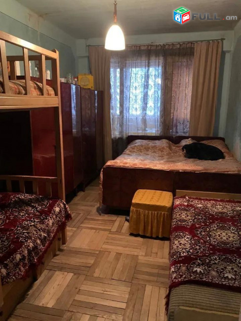 3 Սենյականոց Բնակարան Քարե Շենքում, 93քմ, 2/5 հարկ, Նորմալ Վիճակում