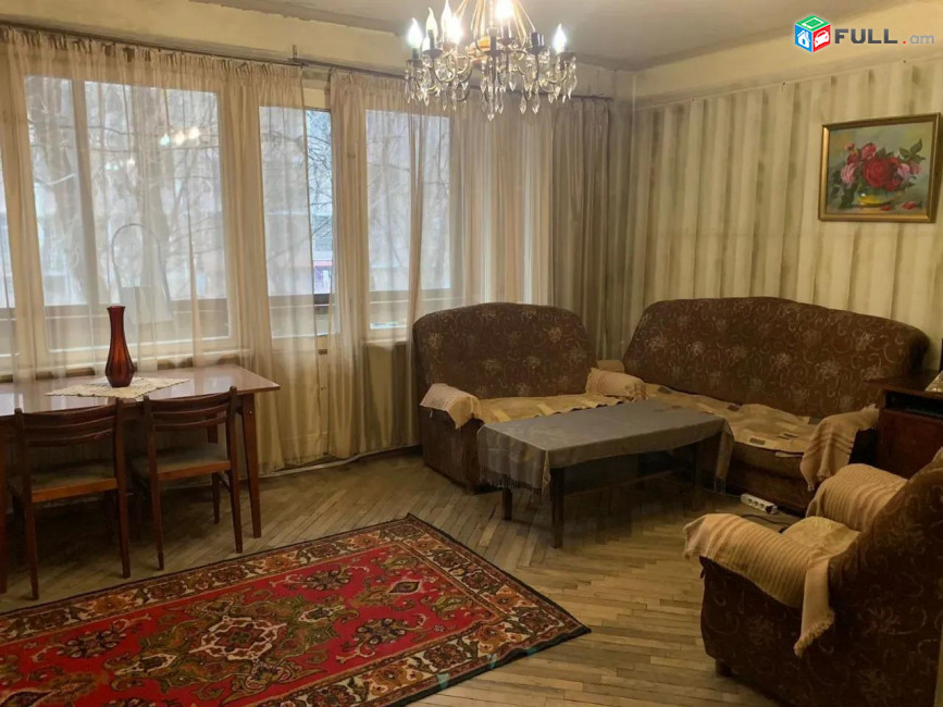 3 Սենյականոց Բնակարան Քարե Շենքում, 93քմ, 2/5 հարկ, Նորմալ Վիճակում