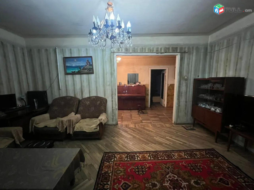 3 Սենյականոց Բնակարան Քարե Շենքում, 93քմ, 2/5 հարկ, Նորմալ Վիճակում
