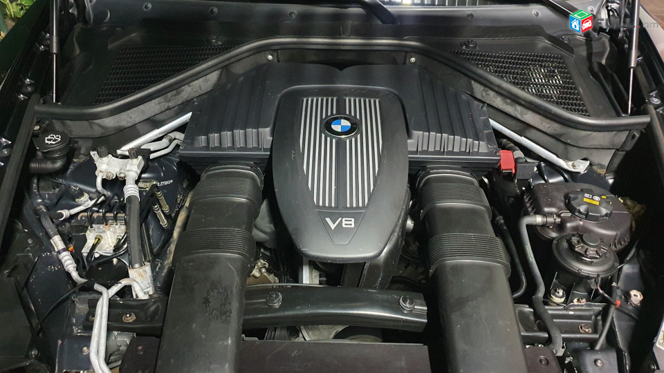 Bmw x5 e70  4.8l mator