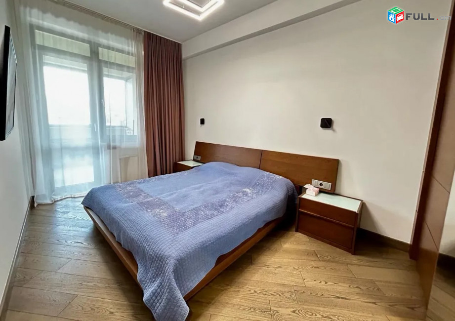 E0001-164/Դերենիկ Դեմիրճյան փողոցում 5 սենյականոց բնակարան