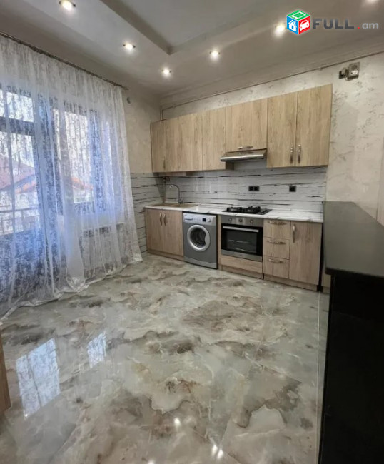 A0002-121/ Վարձով 3 սենյականոց բնակարան Կենտրոնում