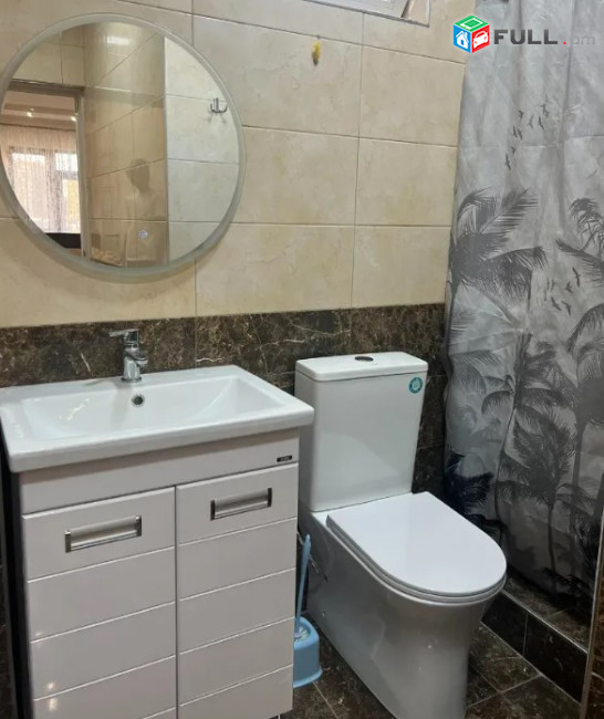 A0002-121/ Վարձով 3 սենյականոց բնակարան Կենտրոնում