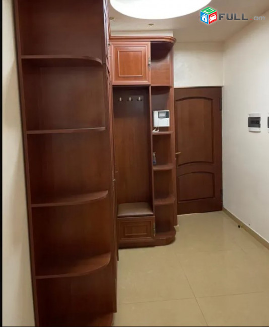 E0003-310/ 3 սենյականոց բնակարան Բաղրամյան պողոտայում։