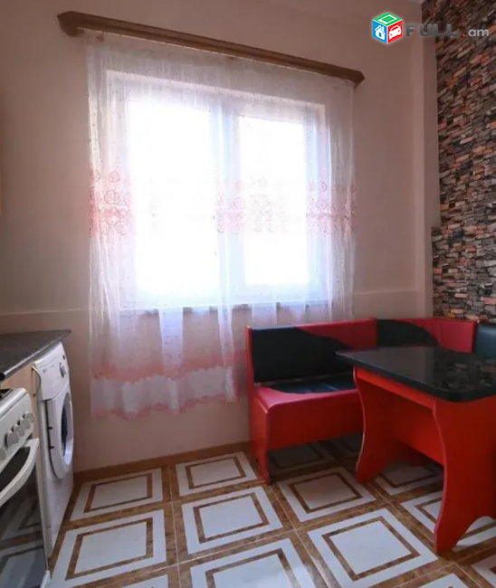 Տիգրան Մեծի պողոտա , 24 քմ, 2/5 հարկ,  բարձր առաստաղներ 