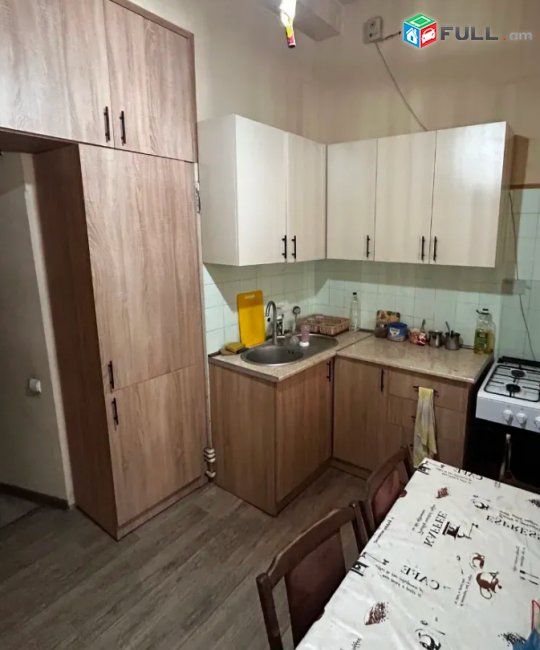 Խորենացու փողոցում, 127 քմ, 2/4 հարկ 