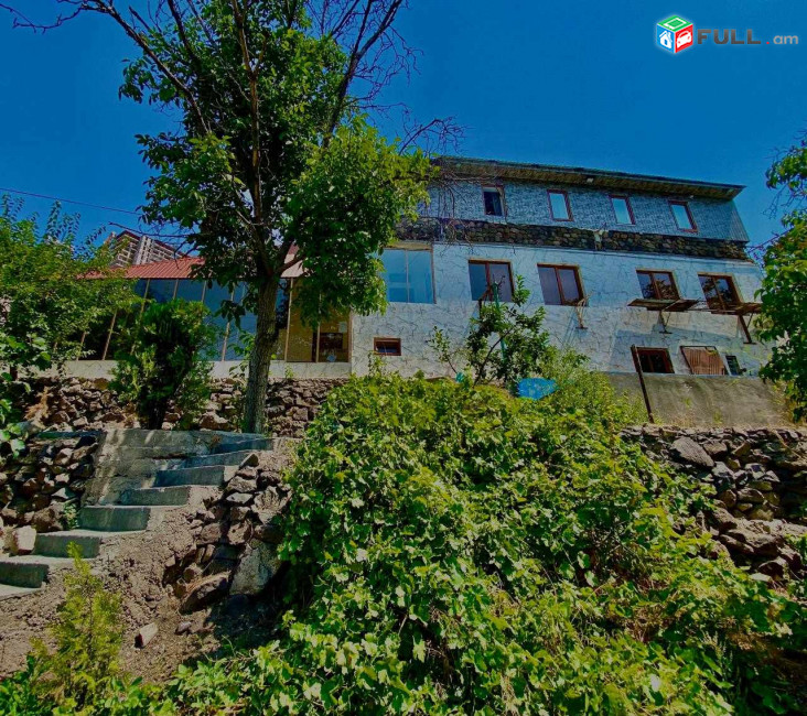 Հյուրանոց Մյասնիկյան պողոտայի վրա