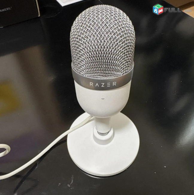 RAZER SEIREN MINI
