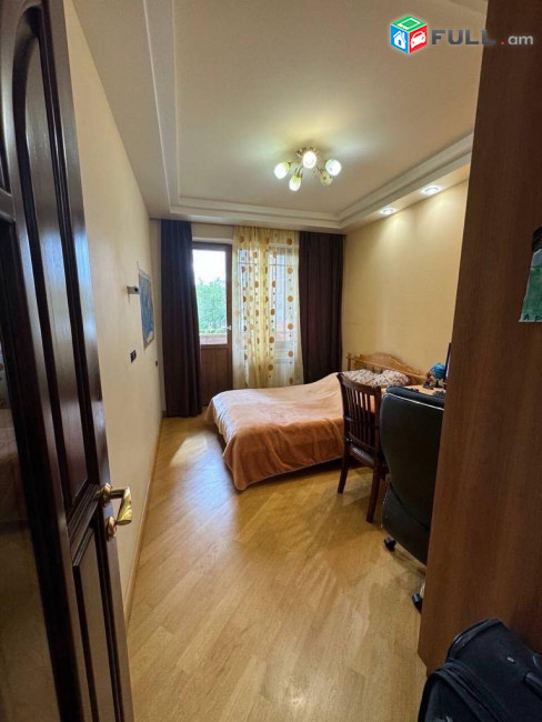 Ա․Ավետիսյան փողոց,5-2 հարկ,կապիտալ վերանորոգված 3սենյակ,ամբողջ գույքով,բաղրամյան-Ավետիսյան հատվածում
