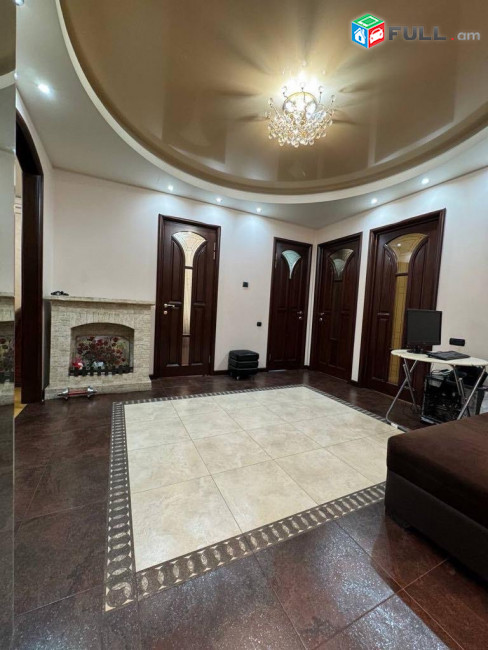 Ա․Ավետիսյան փողոց,5-2 հարկ,կապիտալ վերանորոգված 3սենյակ,ամբողջ գույքով,բաղրամյան-Ավետիսյան հատվածում