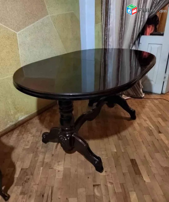 Փայտե օվալաձև բացվող ճաշասեղան զարդանախշ ոտքերով