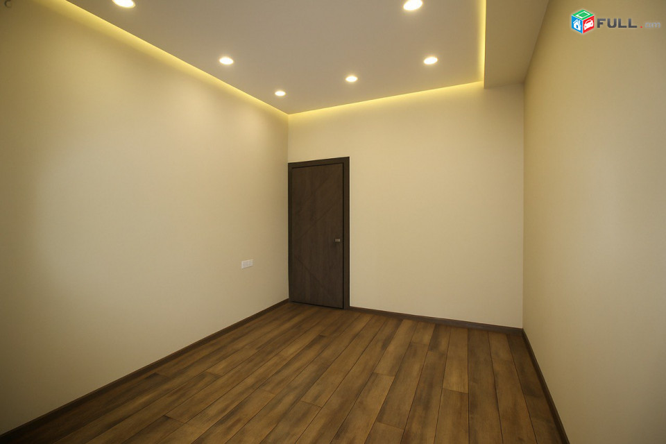 Փոքր Կենտրոնում ՝ Ամիրյան փողոցում, Հանրապետության Հրապարակի հարևանությամբ վարձակալության է տրվում հարմարավետ, կապիտալ վերանորոգված գրասենյակային տարածք For Rent , կոդ G2680
