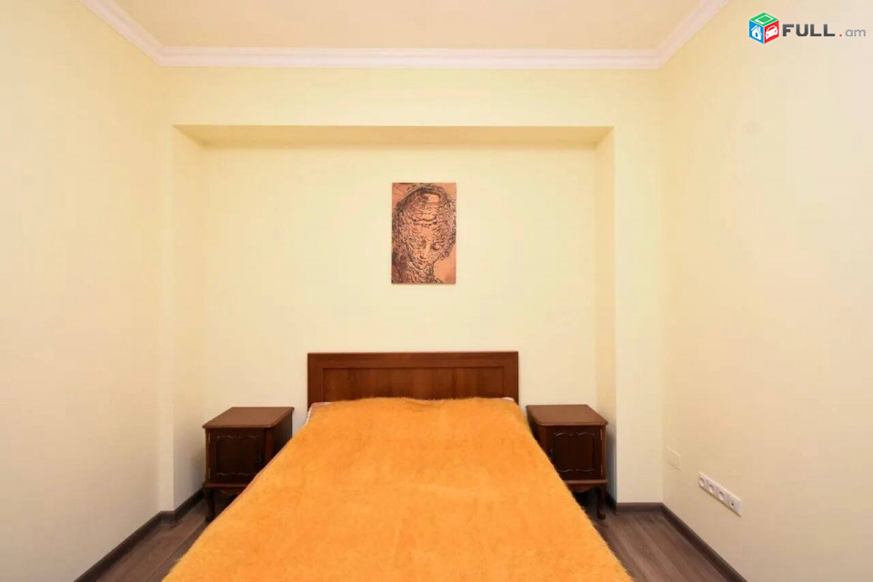 Աբովյան փողոցում վաճառվում է 3 սենյականոց բնակարան։ For sale կոդ C1887