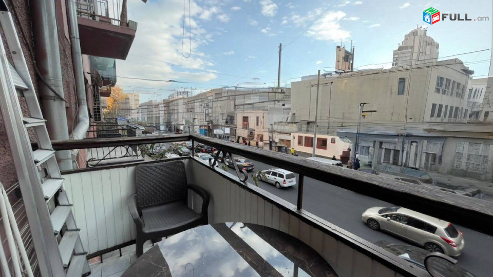 Թումանյան փողոցում վաճառվում է 3 սենյականոց բնակարան։ For sale կոդ C1934