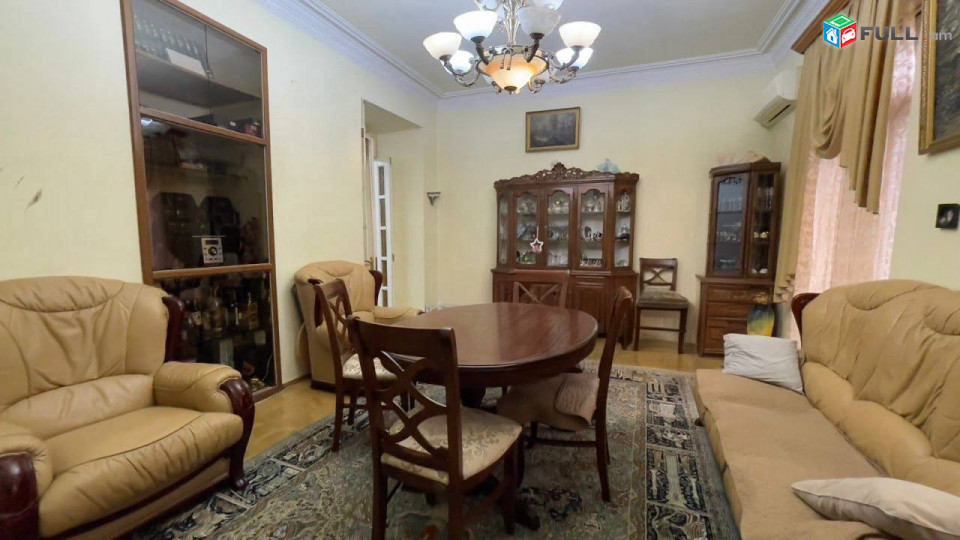 Թումանյան փողոցում վաճառվում է 3 սենյականոց բնակարան։ For sale կոդ C1934