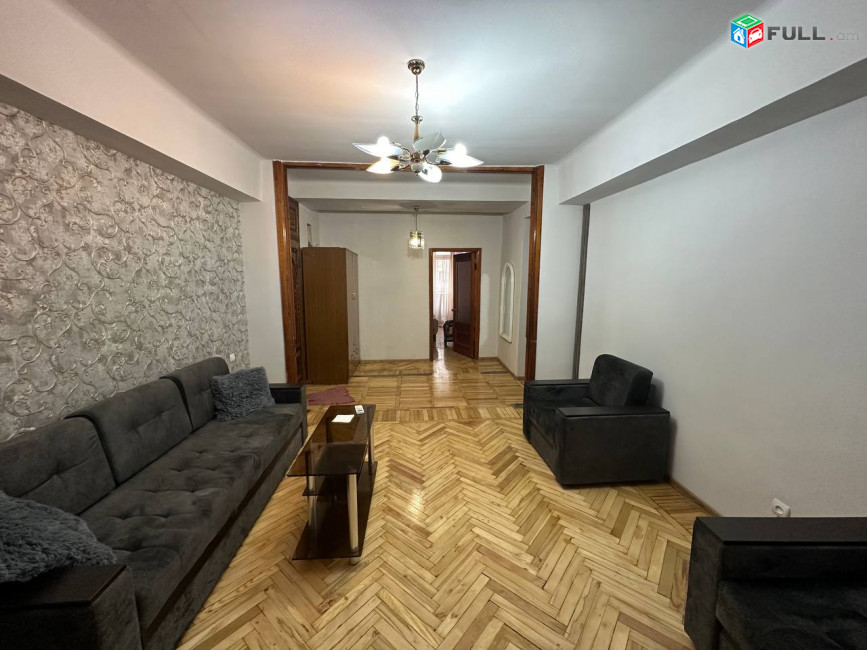 Կենտրոնում վարձով է տրվում 3սեն․ բնակարան ,For rent, կոդ B1514