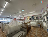 Կենտրոնում, 1-ին գիծ, ապակյա մուտք, վարձով է տրվում կոմերցիոն տարածք, for rent, կոդ G2133