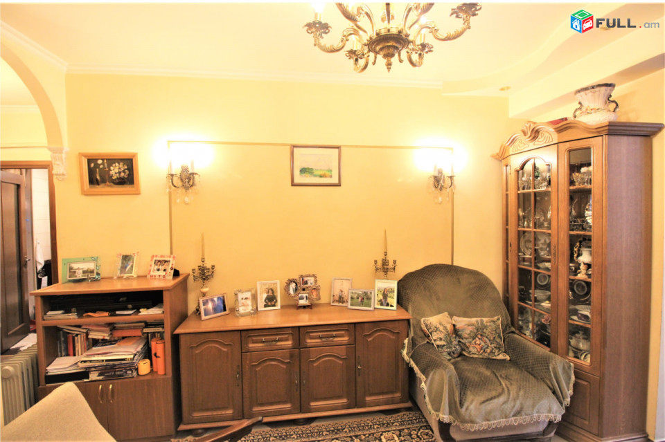 Քաջազնունի փողոցում վաճառվում 2 սենյականոց բնակարան։ For sale կոդ C1478