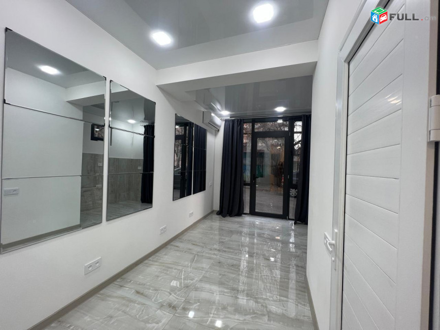 Արամ Խաչատրյան փողոցում վարձով է տրվում կոմերցիոն տարածք։ For rent code G2796