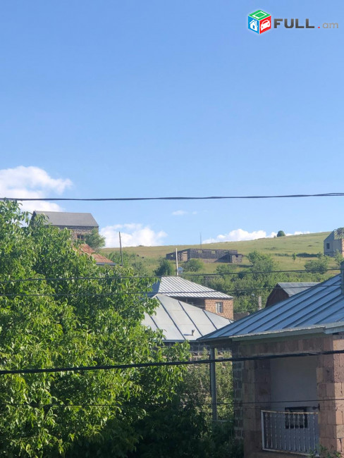 Հողատարածք կիսակառույց շինությամբ
