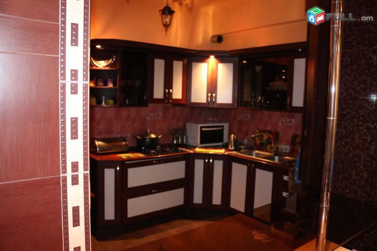 Deghatan near Republic Square lux apartment new building Дехатaн Դեղատոան