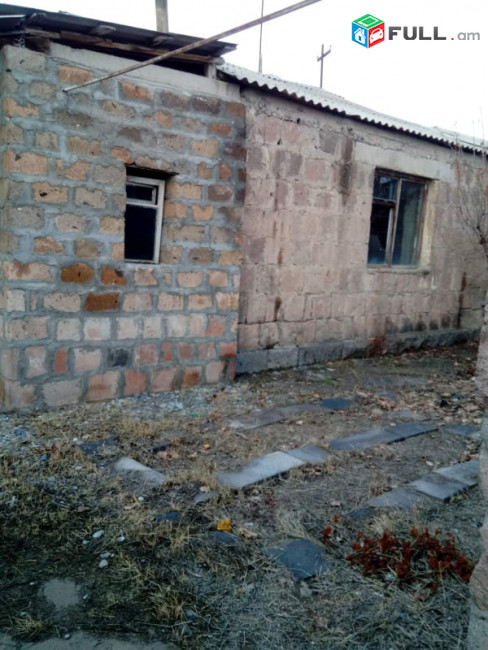 1հ քարե տուն Մայիսյան գյուղում / 1400 քմ, / 94քմ տուն / 98քմ անասնագոմ
